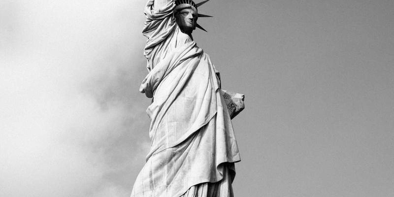 发展心理学视角：如何应对青春期孩子的叛逆与身份认同危机 | 心理辅导与心理知识指南