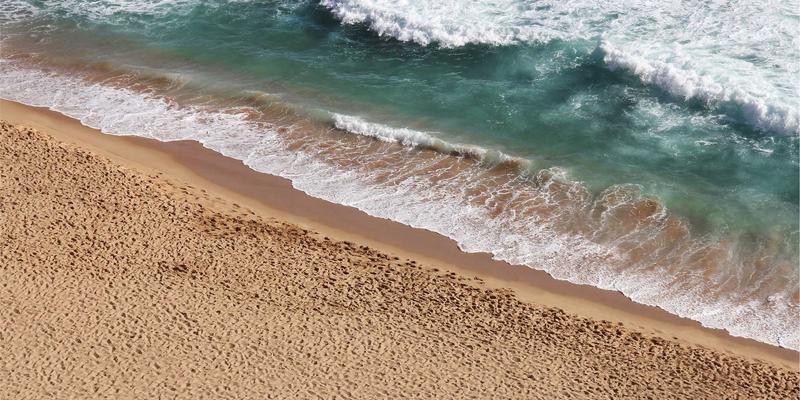 心理知识解析：为何我们容易随大流？社会心理学揭示从众行为与心理健康的关系