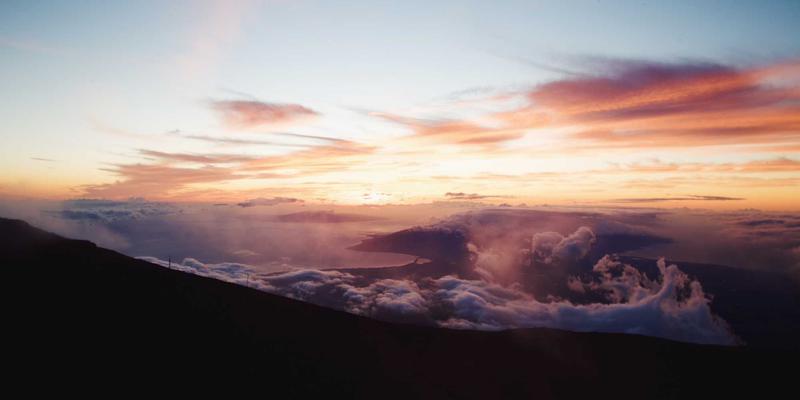 职场心理学：识别与应对工作场所中的精神操控（煤气灯效应）